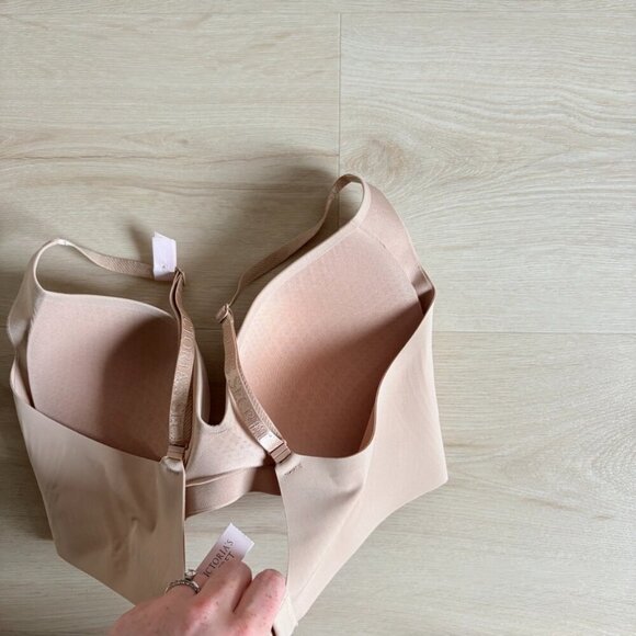 Victoria's Secret Bare Wireless Push Up Comfort Bra NWT Size Medium - Picture 6 of 7